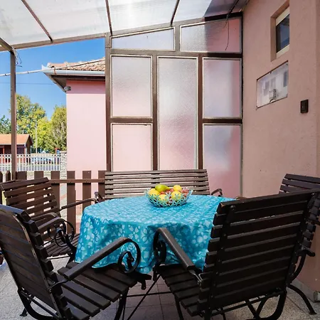 Holiday home Peach By Interhome *